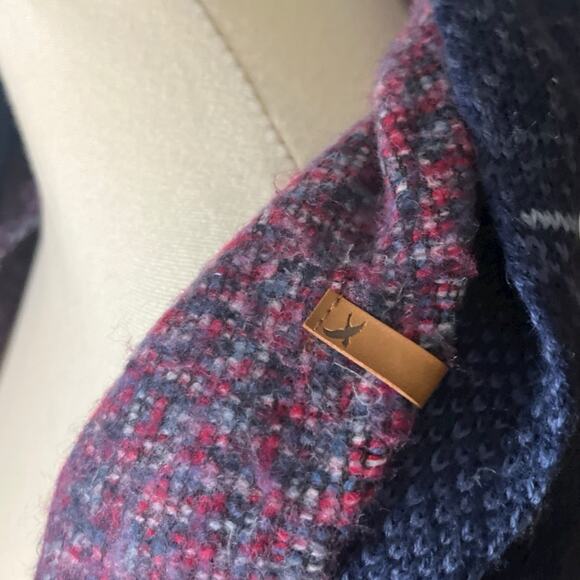 Eddie Bauer Multi Pattern Knit Winter Infinity Scarf Designer Multi Way OSFM - Picture 4 of 6